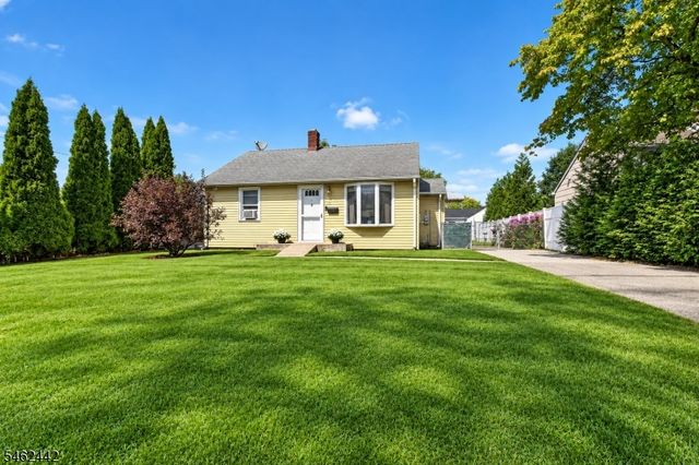 36 Park Ave, Wanaque Boro, NJ 07420