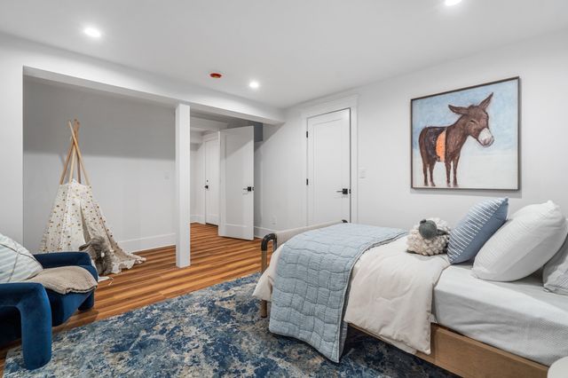 143 Coolidge St 1, Brookline, MA 02446