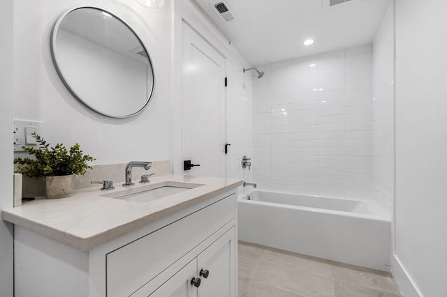 143 Coolidge St 1, Brookline, MA 02446