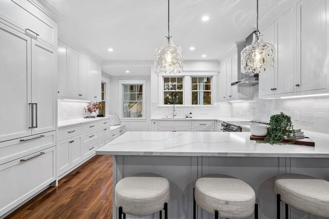 143 Coolidge St 1, Brookline, MA 02446