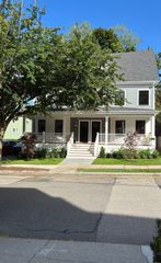 143 Coolidge St 1, Brookline, MA 02446
