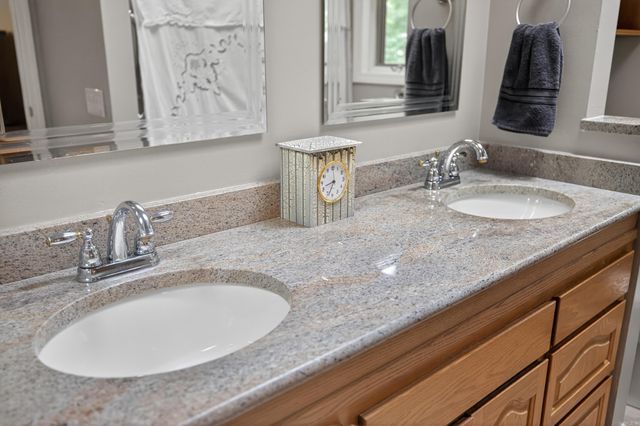 24 Encantado Way, Hot Springs Village, AR 71909