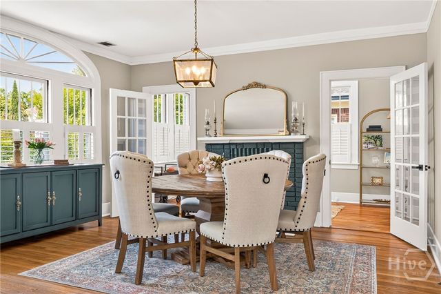 301 E 51st Street, Savannah, GA 31405
