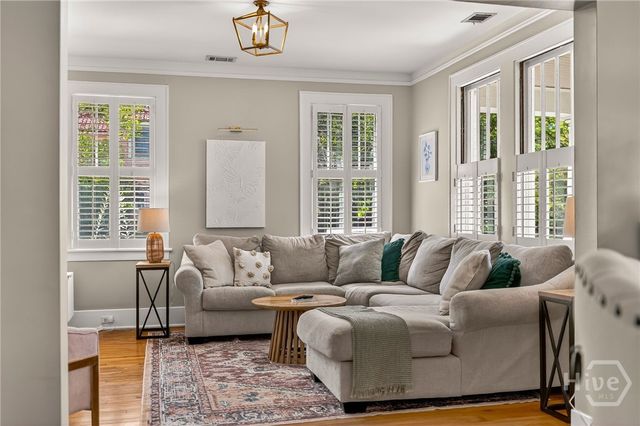 301 E 51st Street, Savannah, GA 31405