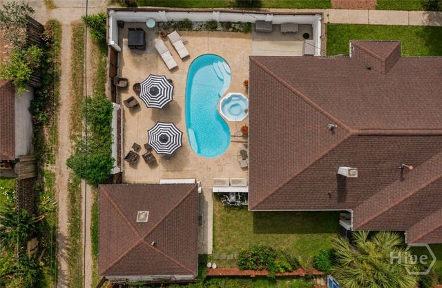301 E 51st Street, Savannah, GA 31405