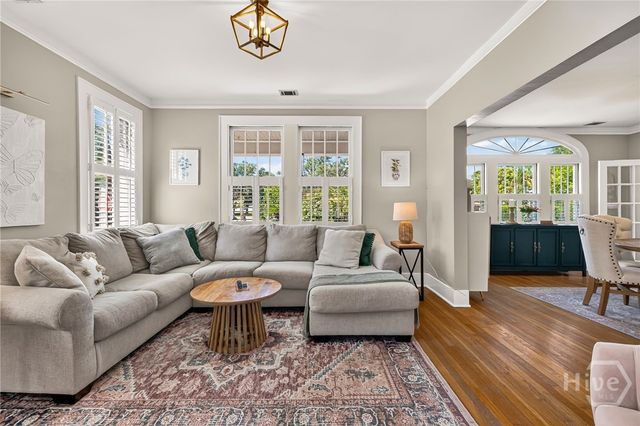 301 E 51st Street, Savannah, GA 31405
