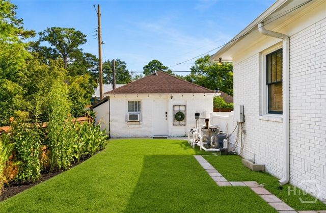 301 E 51st Street, Savannah, GA 31405