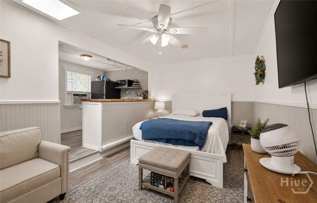 301 E 51st Street, Savannah, GA 31405
