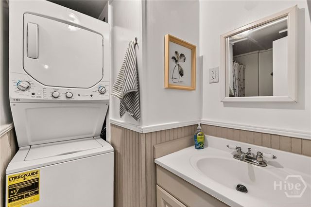 301 E 51st Street, Savannah, GA 31405