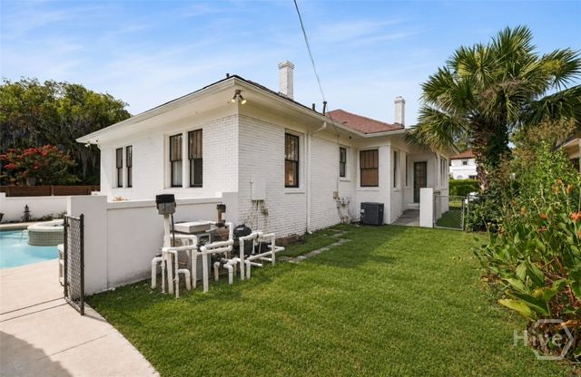 301 E 51st Street, Savannah, GA 31405