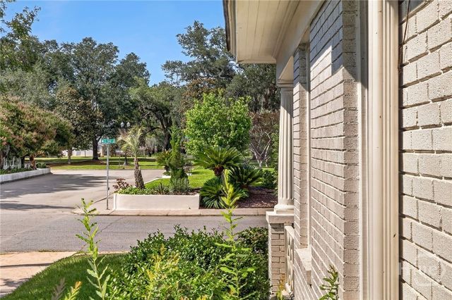 301 E 51st Street, Savannah, GA 31405