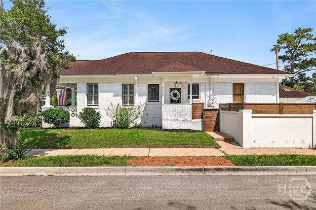 301 E 51st Street, Savannah, GA 31405