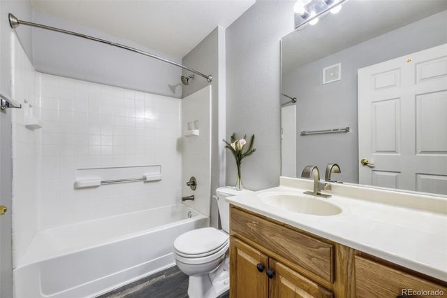 4875 S Balsam Way 9-104, Littleton, CO 80123