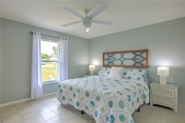 9363 Victoria Drive, Micco, FL 32976