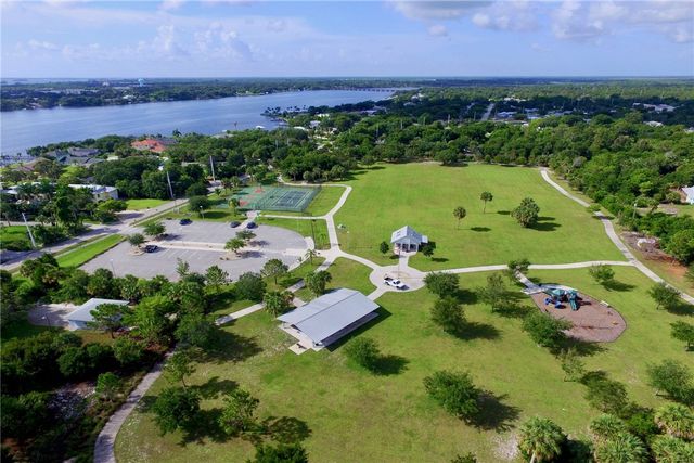 9363 Victoria Drive, Micco, FL 32976