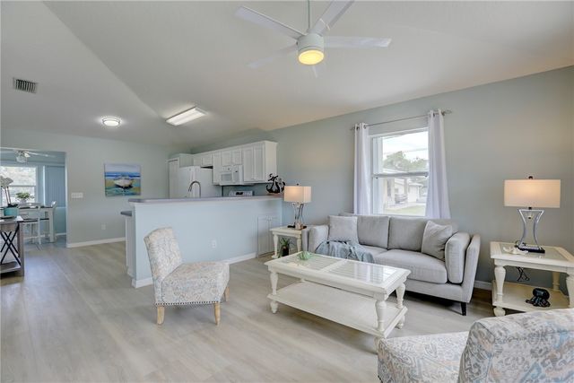 9363 Victoria Drive, Micco, FL 32976