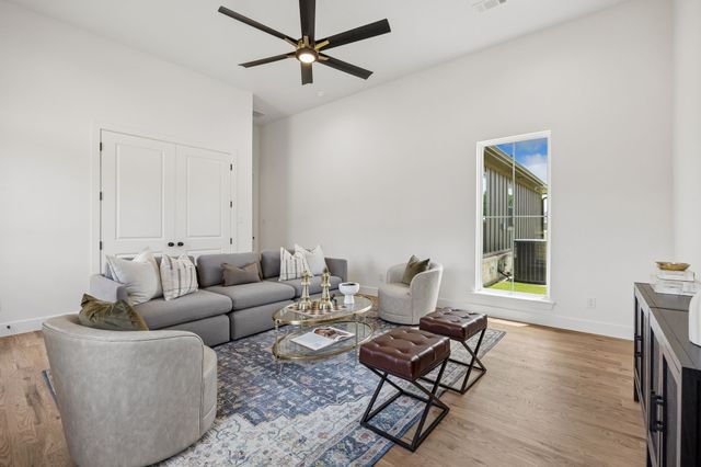 105 Desperado Way, Weatherford, TX 76088