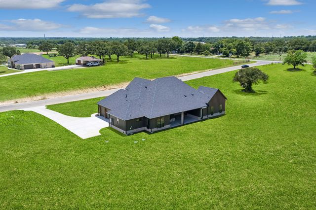105 Desperado Way, Weatherford, TX 76088