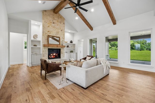 105 Desperado Way, Weatherford, TX 76088