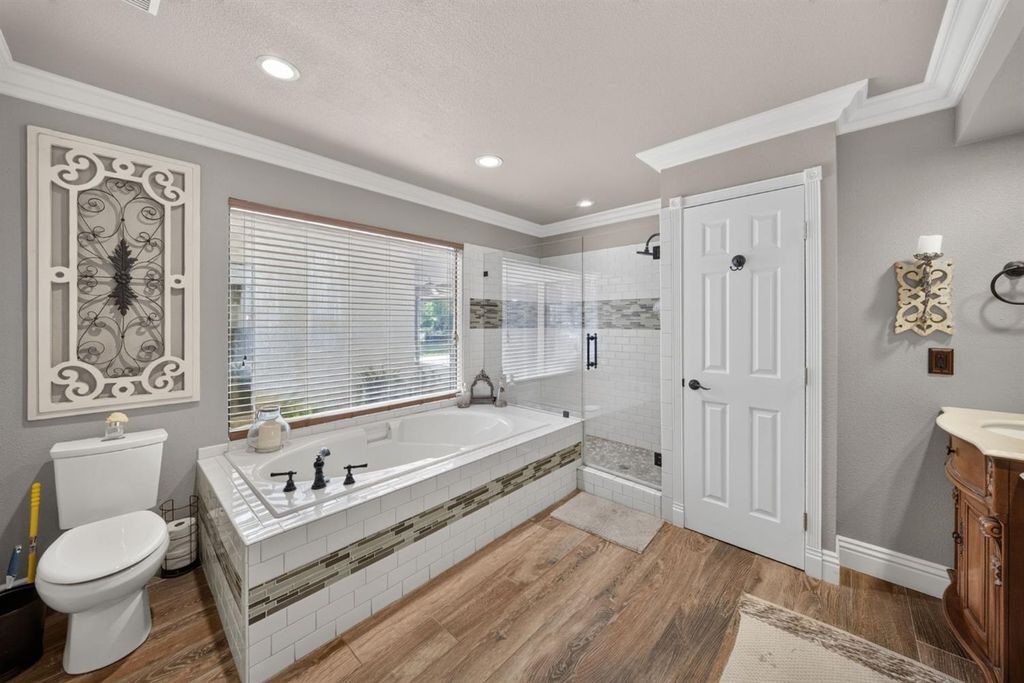 Image 23 of property listing at 19392 Farallon Road, Madera, CA 93638
