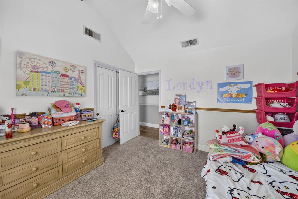 Image 27 of property listing at 19392 Farallon Road, Madera, CA 93638