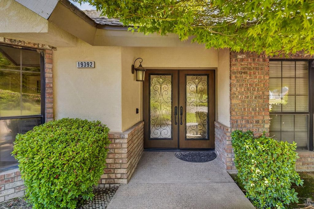 Image 3 of property listing at 19392 Farallon Road, Madera, CA 93638