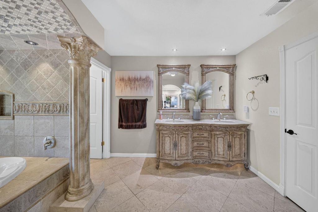 Image 34 of property listing at 19392 Farallon Road, Madera, CA 93638