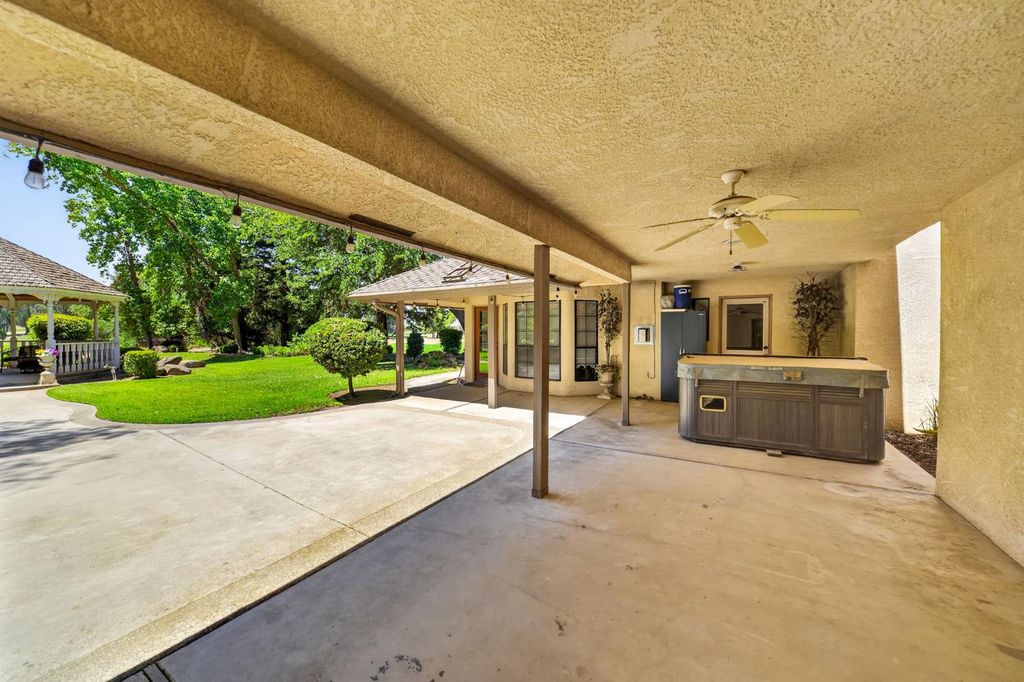 Image 36 of property listing at 19392 Farallon Road, Madera, CA 93638