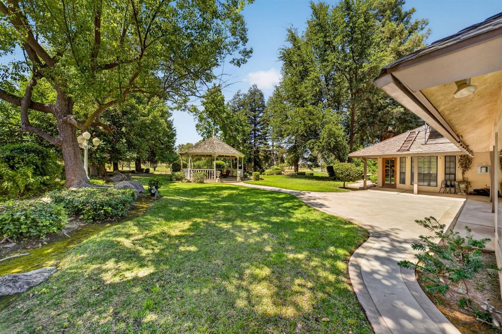 Image 37 of property listing at 19392 Farallon Road, Madera, CA 93638