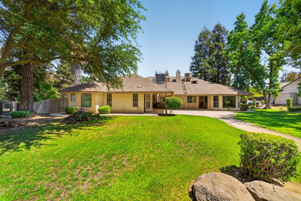 Image 38 of property listing at 19392 Farallon Road, Madera, CA 93638