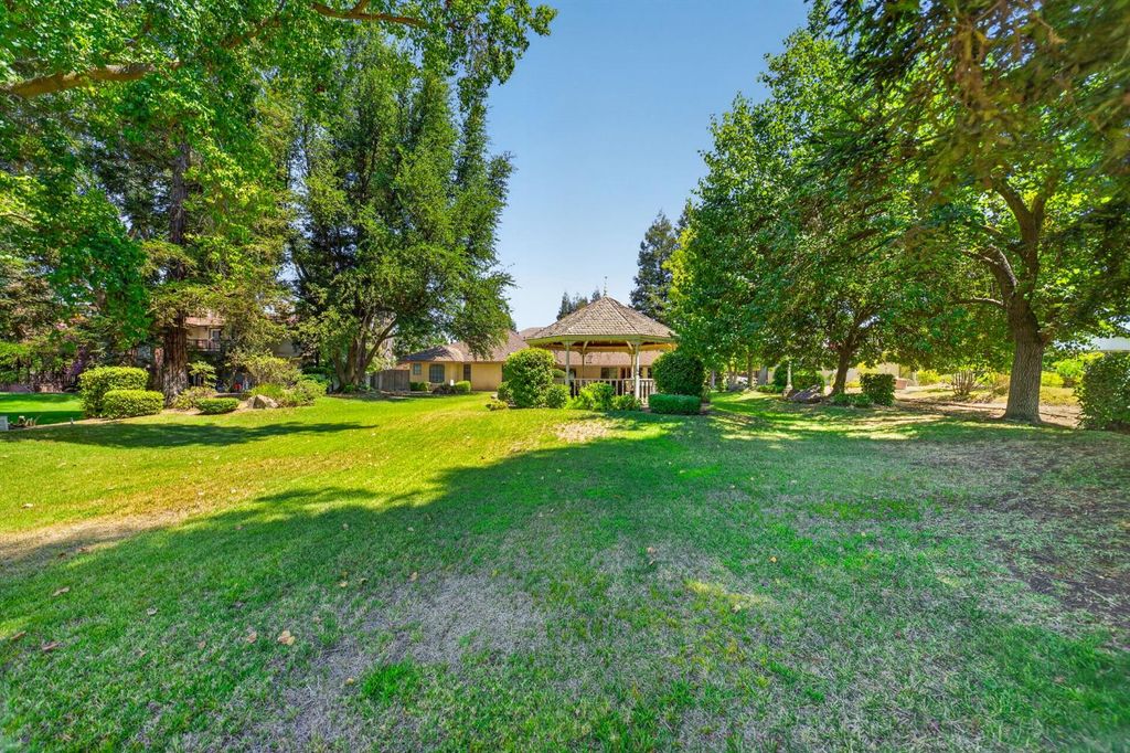 Image 39 of property listing at 19392 Farallon Road, Madera, CA 93638