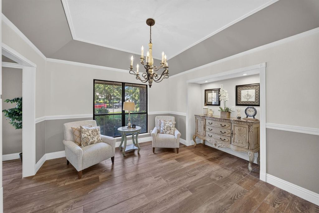 Image 9 of property listing at 19392 Farallon Road, Madera, CA 93638