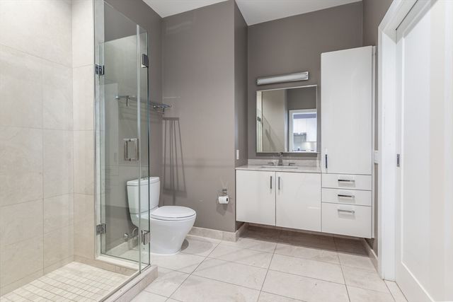 32 Traveler St 808, Boston, MA 02118
