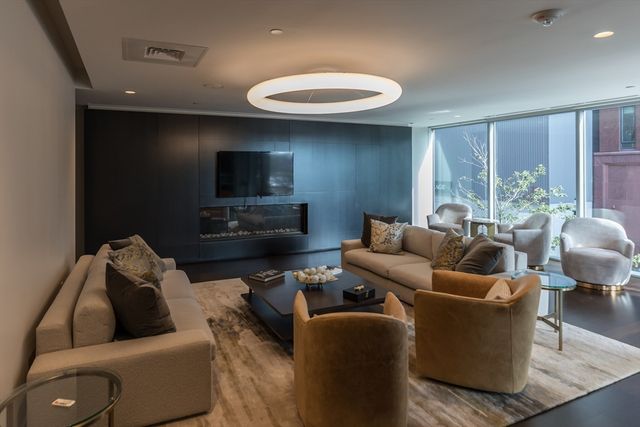 32 Traveler St 808, Boston, MA 02118