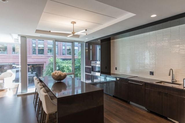 32 Traveler St 808, Boston, MA 02118
