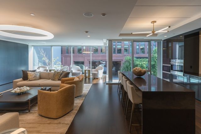 32 Traveler St 808, Boston, MA 02118