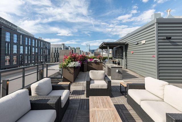 32 Traveler St 808, Boston, MA 02118