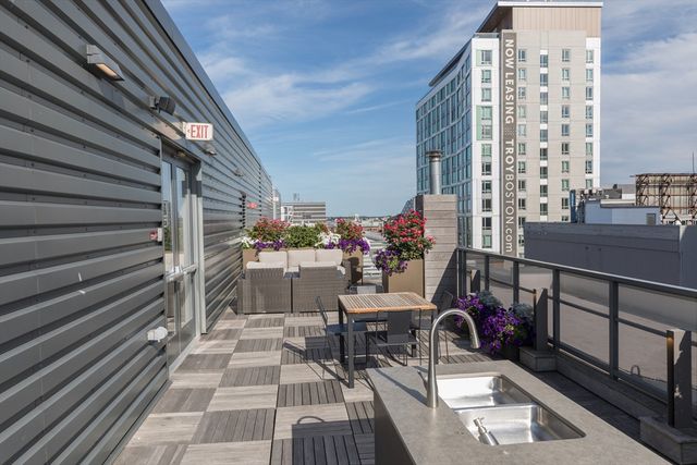 32 Traveler St 808, Boston, MA 02118