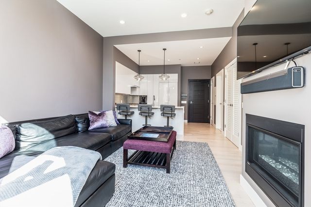 32 Traveler St 808, Boston, MA 02118