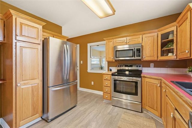 11411 E Norledge Street, Sugar Creek, MO 64054