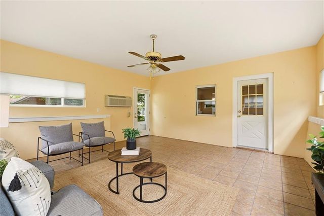 11411 E Norledge Street, Sugar Creek, MO 64054