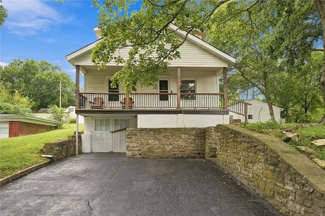 11411 E Norledge Street, Sugar Creek, MO 64054