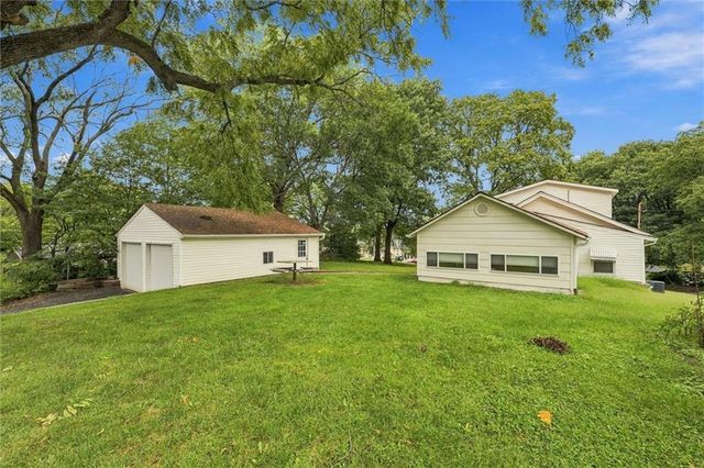 11411 E Norledge Street, Sugar Creek, MO 64054