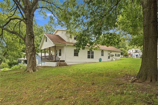 11411 E Norledge Street, Sugar Creek, MO 64054