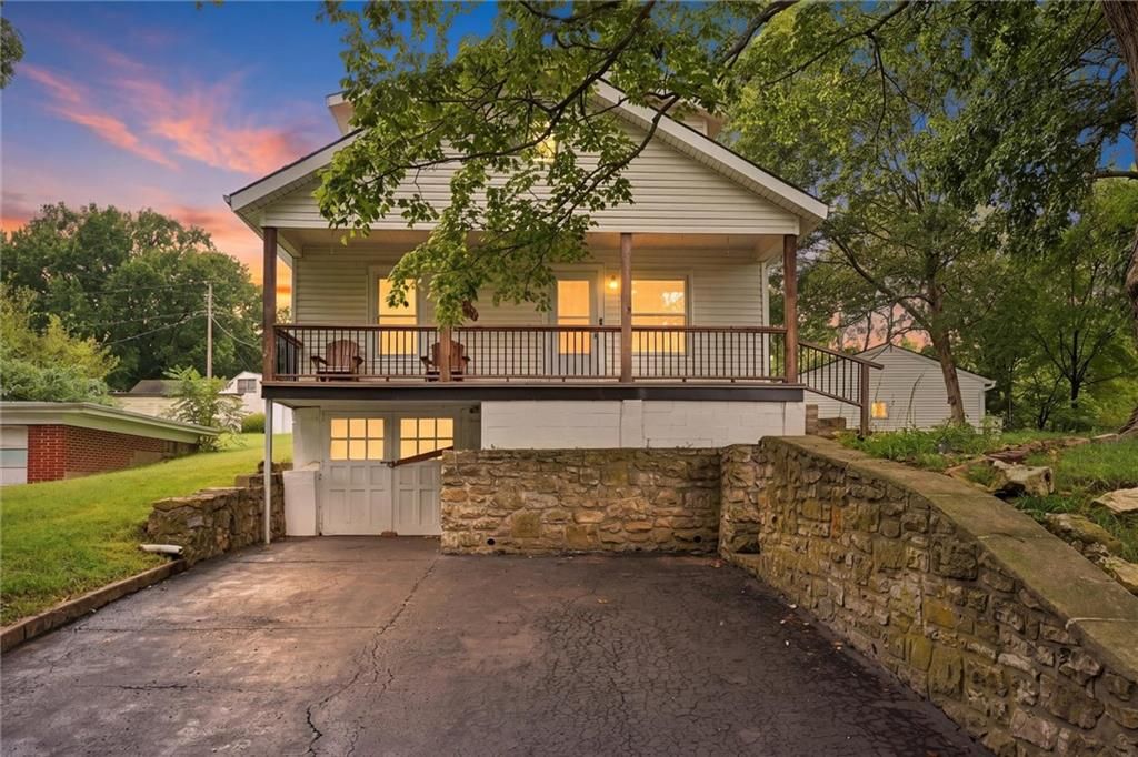 11411 E Norledge Street, Sugar Creek, MO 64054