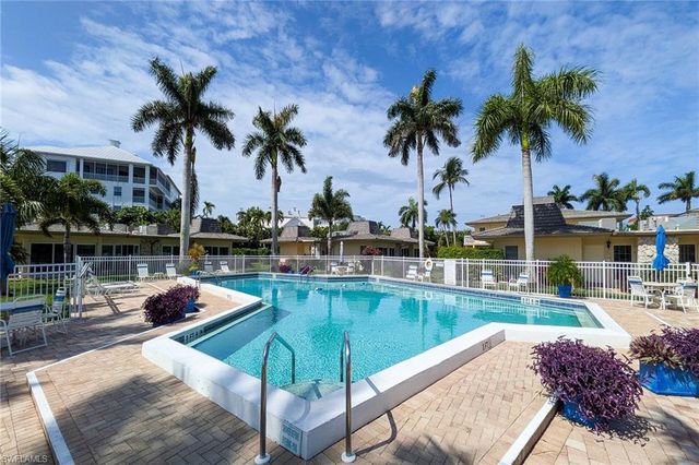 1215 Edington PL M2, Marco Island, FL 34145