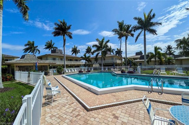1215 Edington PL M2, Marco Island, FL 34145