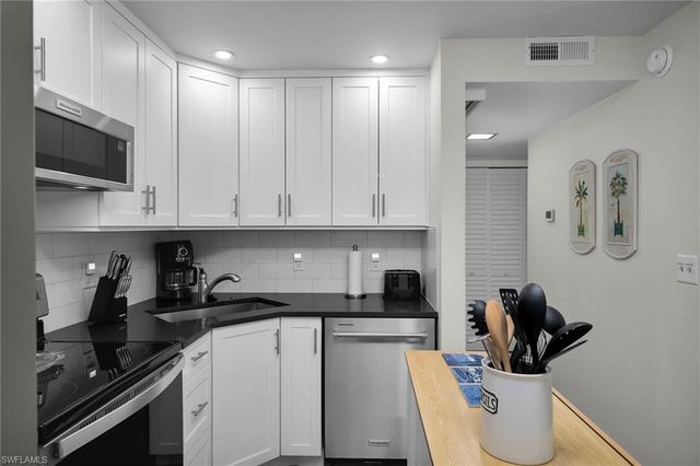 1215 Edington PL M2, Marco Island, FL 34145