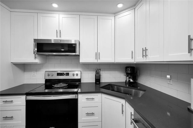 1215 Edington PL M2, Marco Island, FL 34145