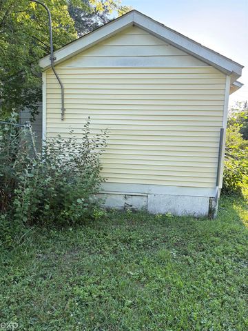 2414 Hazelwood Avenue, Saginaw, MI 48601
